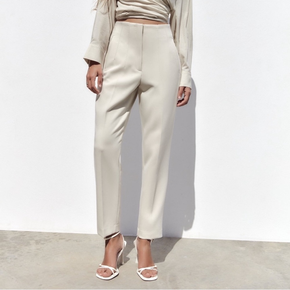ZARA WOMAN HIGH-WAISTED PANTS
TROUSERS CREAM NEW Size S